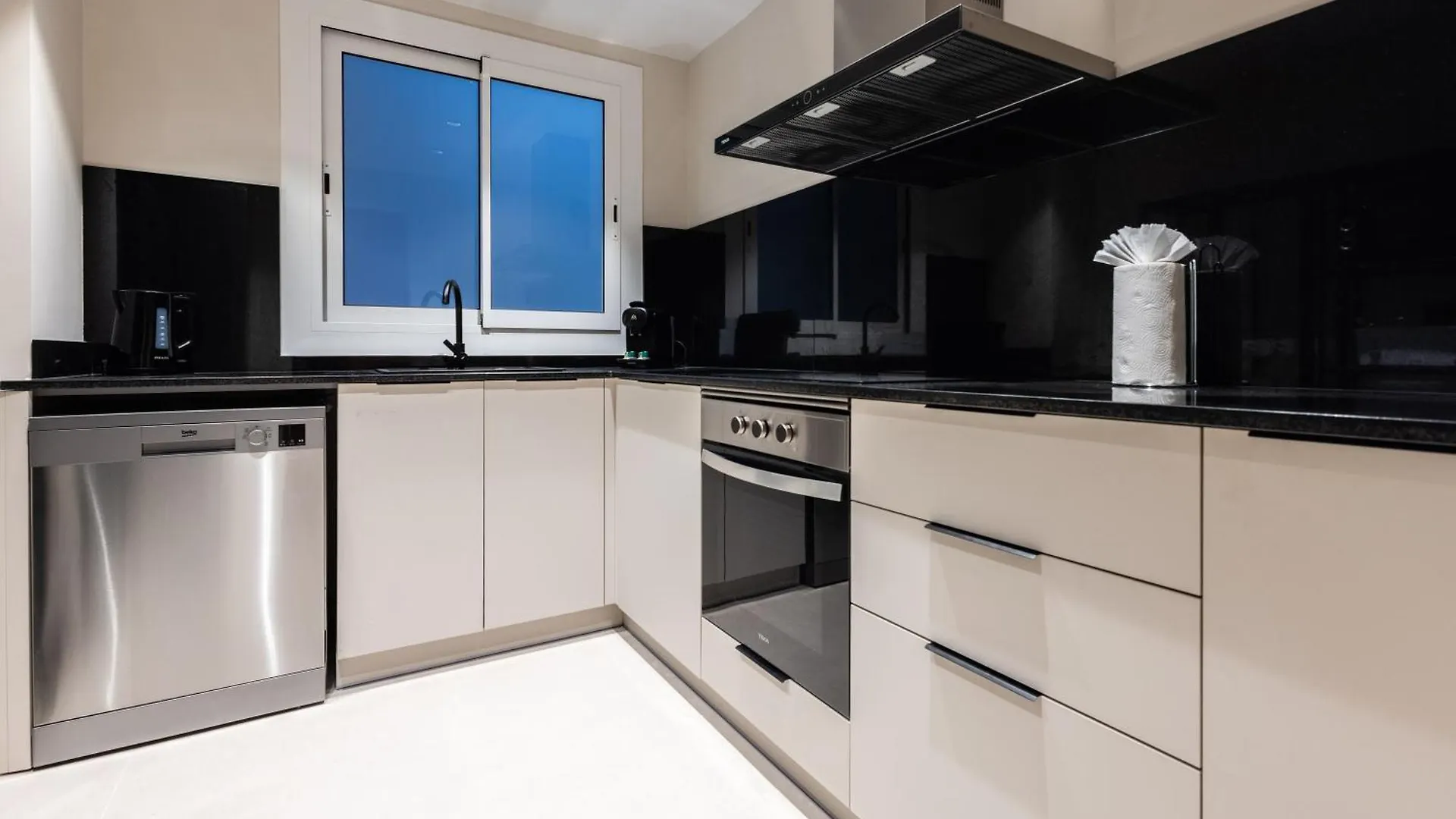 Stay U-Nique Apartments Balmes II Барселона