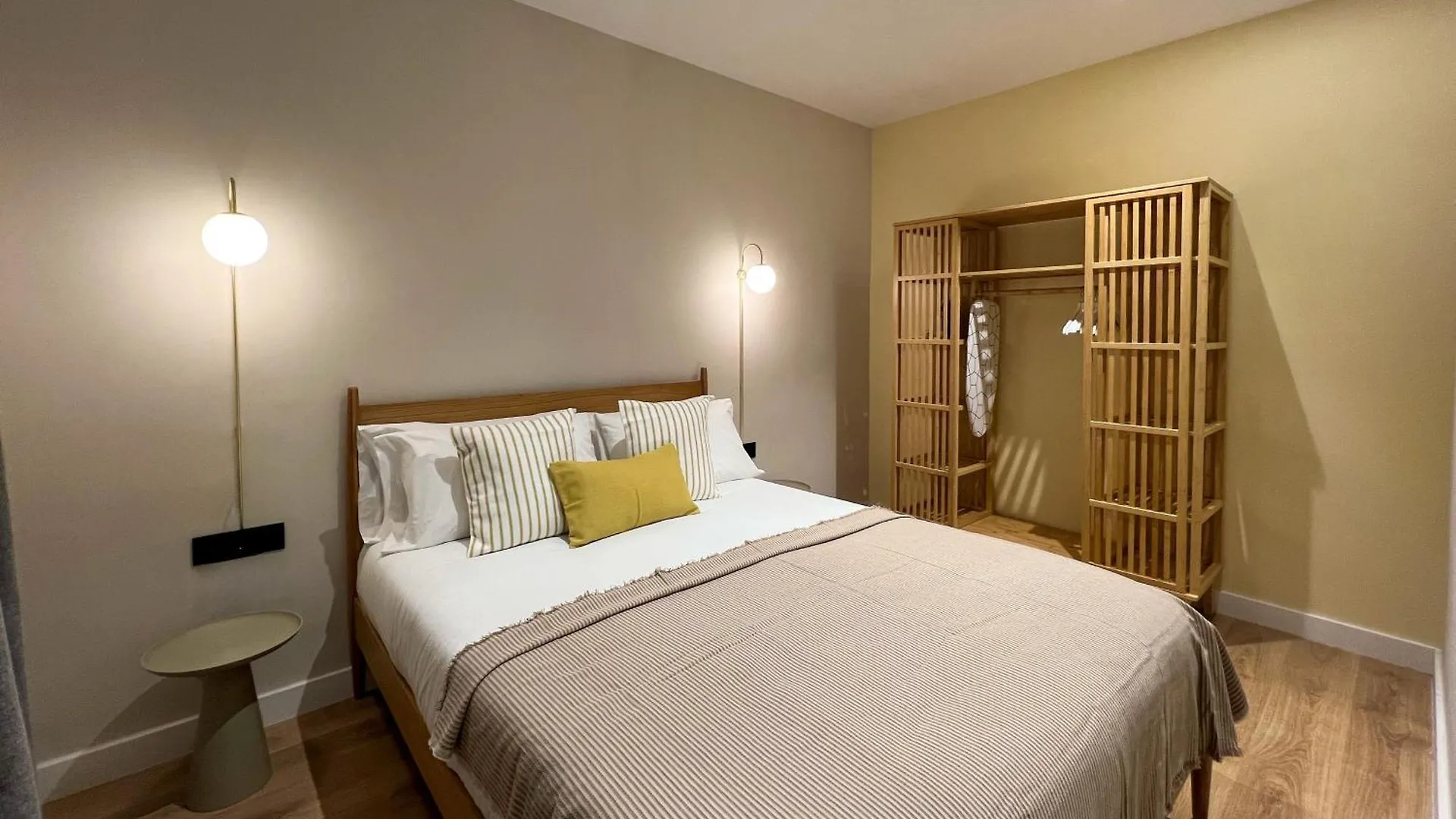 Stay U-Nique Apartments Balmes II Барселона 0*,