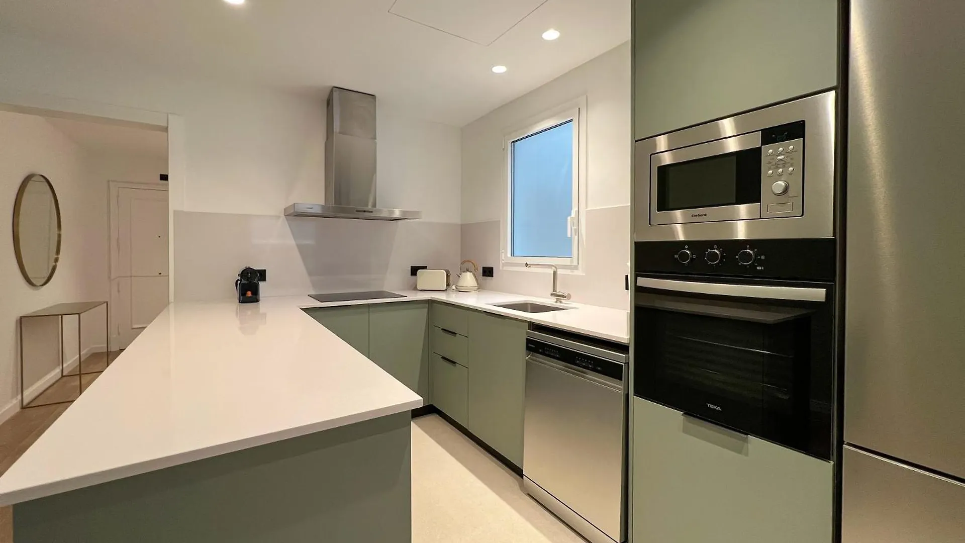Stay U-Nique Apartments Balmes II Барселона