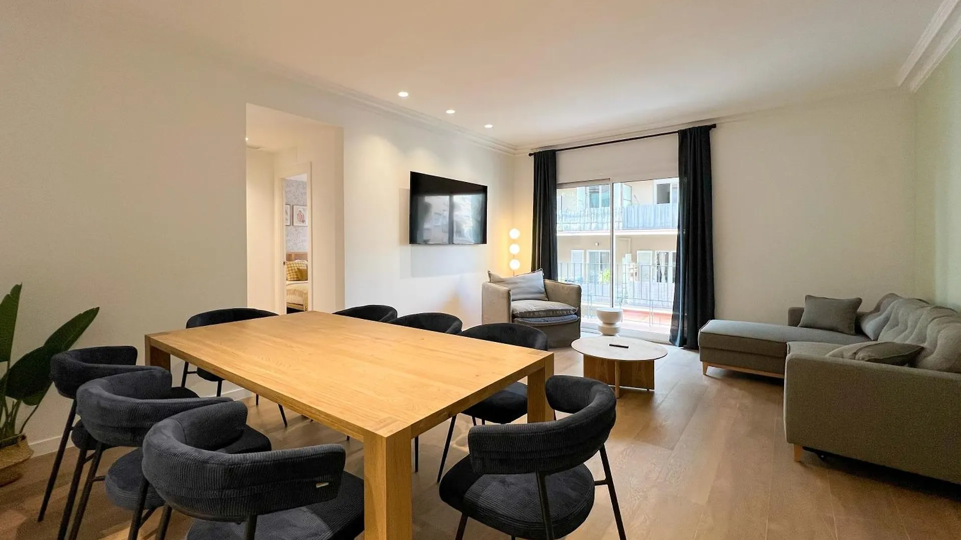 Stay U-Nique Apartments Balmes II Барселона
