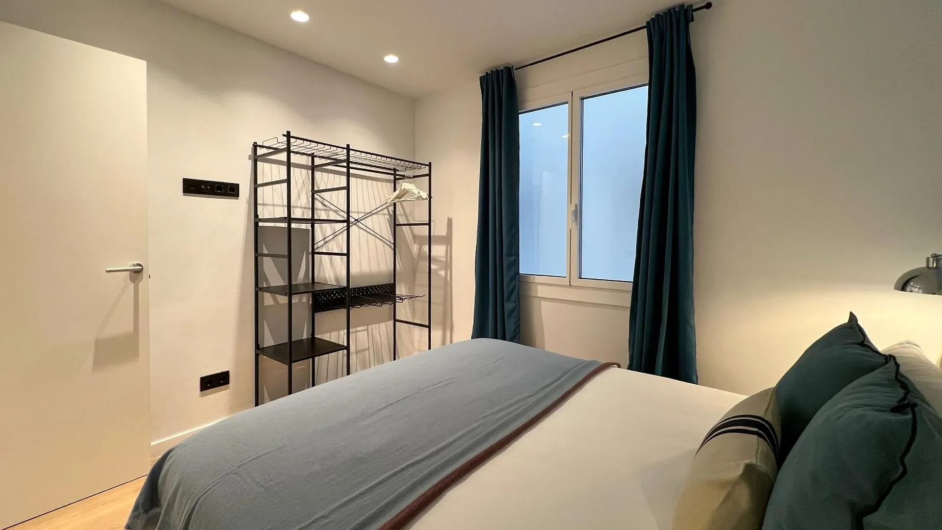 Stay U-Nique Apartments Balmes II Барселона