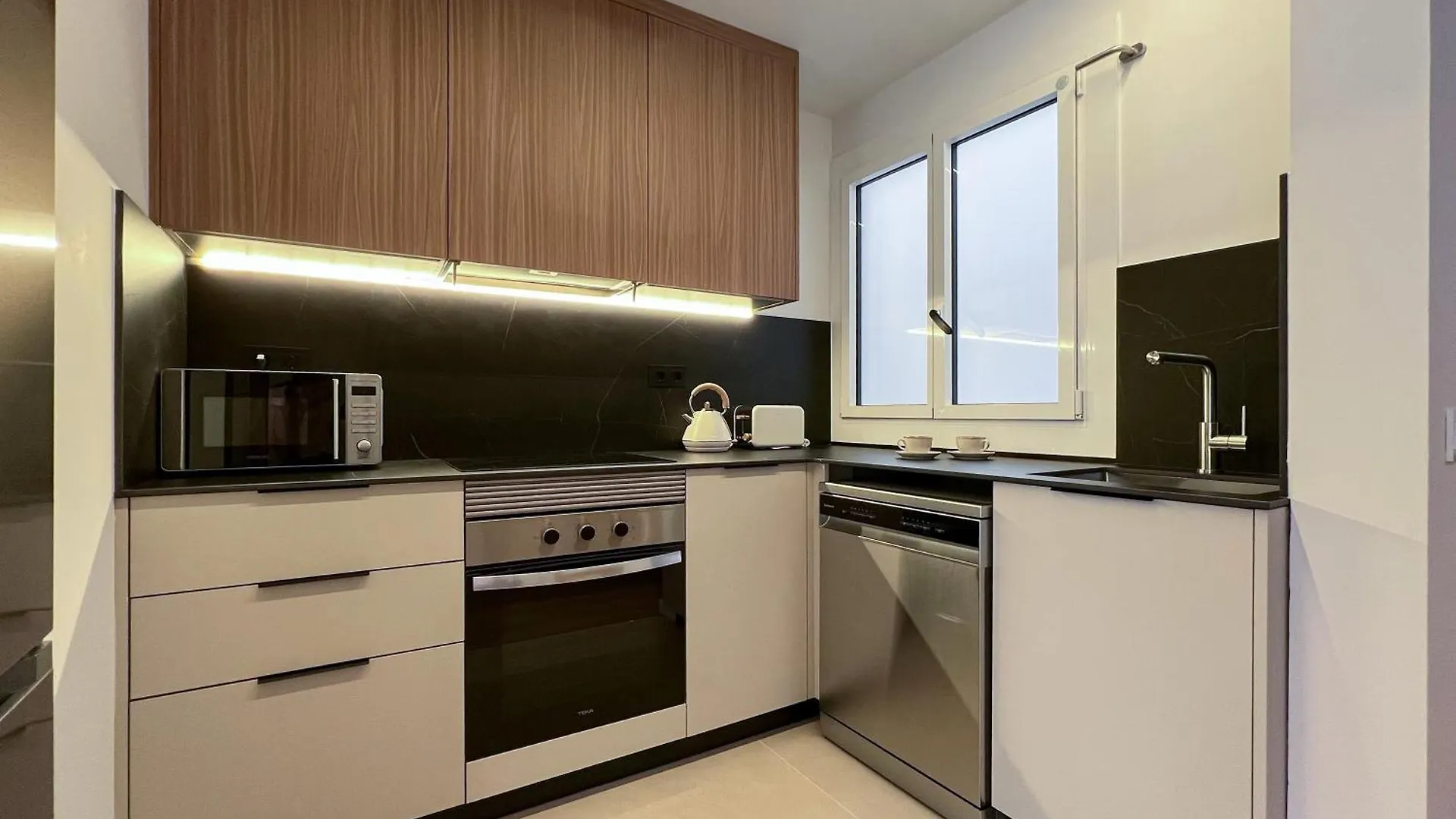 Stay U-Nique Apartments Balmes II Барселона